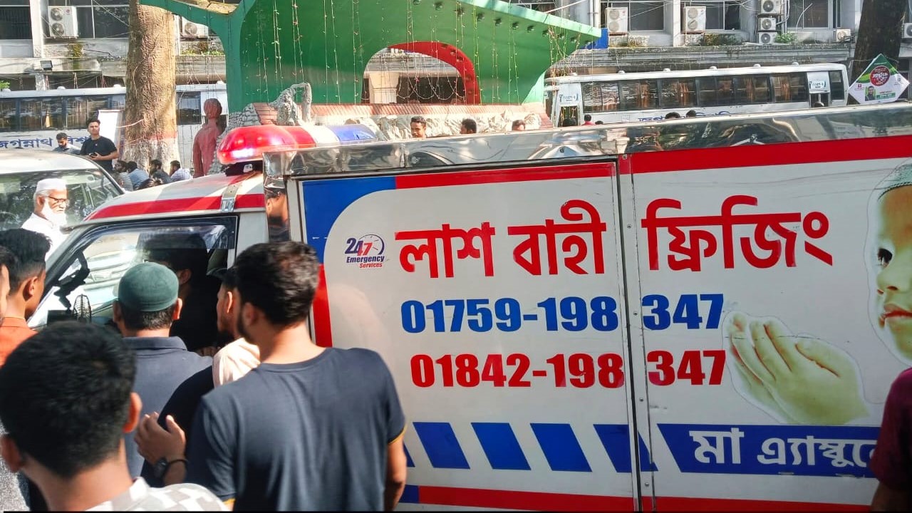 শেষ বারের মতো ক্যাম্পাসে আসলেন জুবায়েদ, চলেও গেলেন